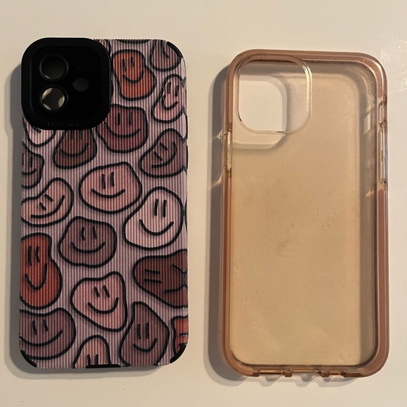 White IPhone 12 - Picture 3 of 12